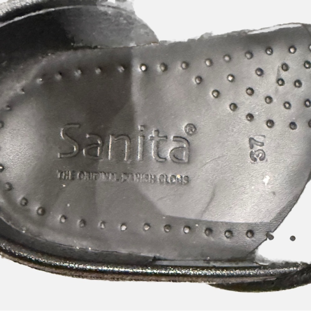 Sanita Black Pro. Patent Leather Clogs EU 37 US
6.5-7 - Picture 4 of 6